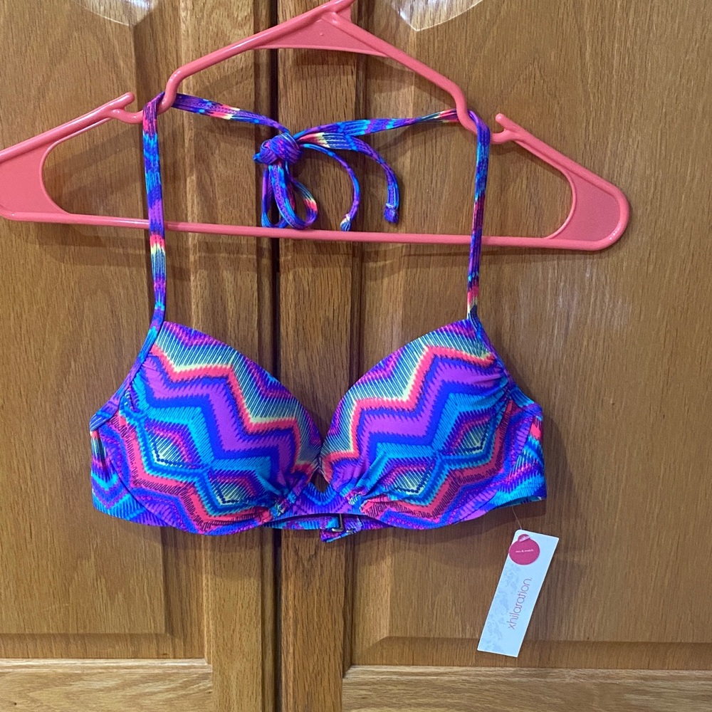 Xhilaration Brand Women's Bikini Top. Size medium. New with tags.